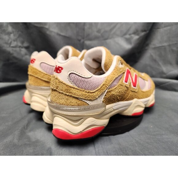 New Balance Girls 9060 Sneakers GC9060VD Beige Pink Size 5 NEW WITH BOX! - Picture 8 of 13